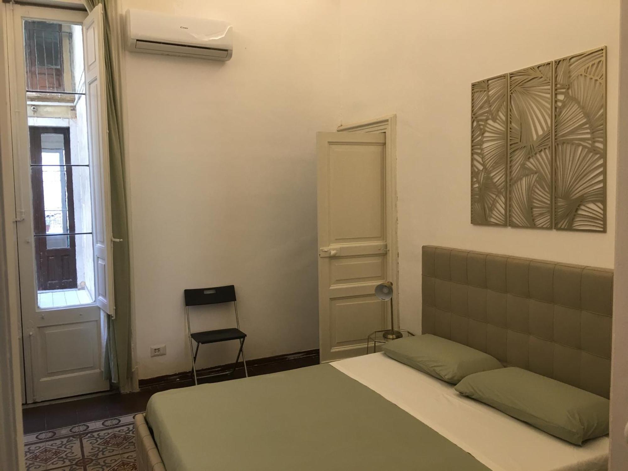 Bohemian Apartment Terrace Downtown Катания Екстериор снимка