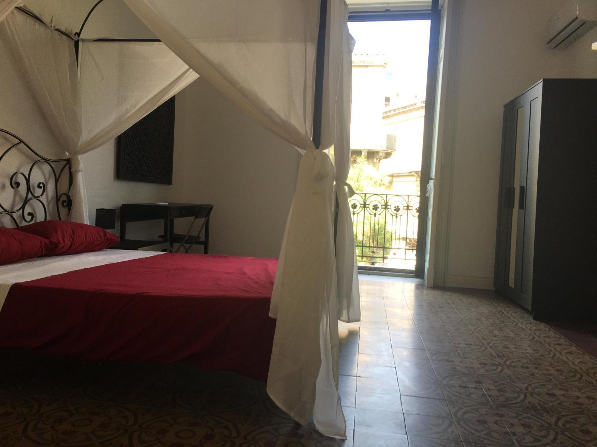 Bohemian Apartment Terrace Downtown Катания Екстериор снимка